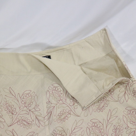 AXCESS Cream Skirt With Burgundy Floral Embroidery - Picture 3 of 8